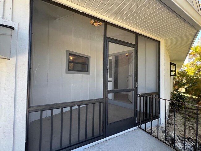 Building Photo - 2615 Myrtle Ave