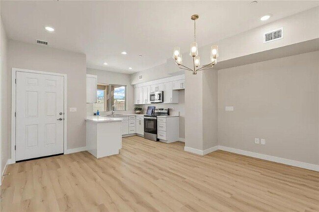 Foto del edificio - 3360 Landon Dr