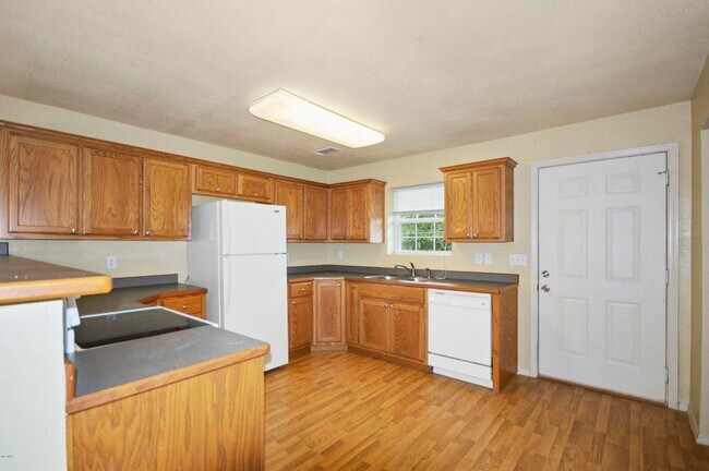 Foto del edificio - 9607 Smith Ave