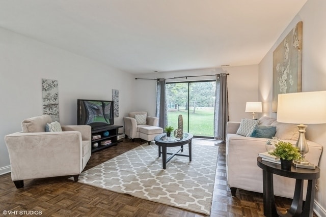 Building Photo - 1002 Castilian Ct