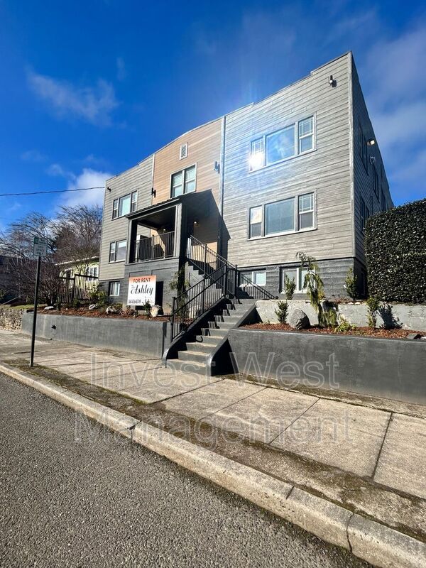 615 NE 6th Ave Unit A, Camas, WA 98607 Condo for Rent in Camas, WA