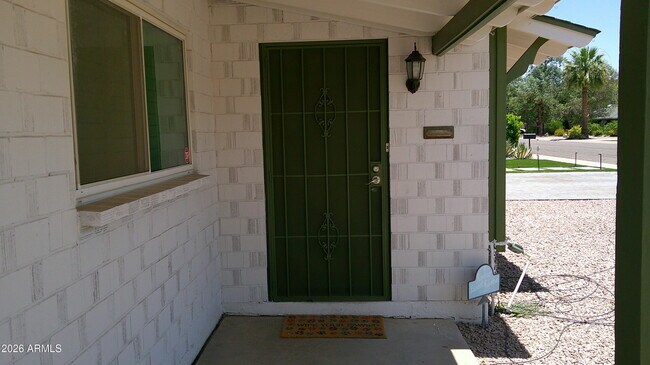 Foto del edificio - 8608 E Highland Ave
