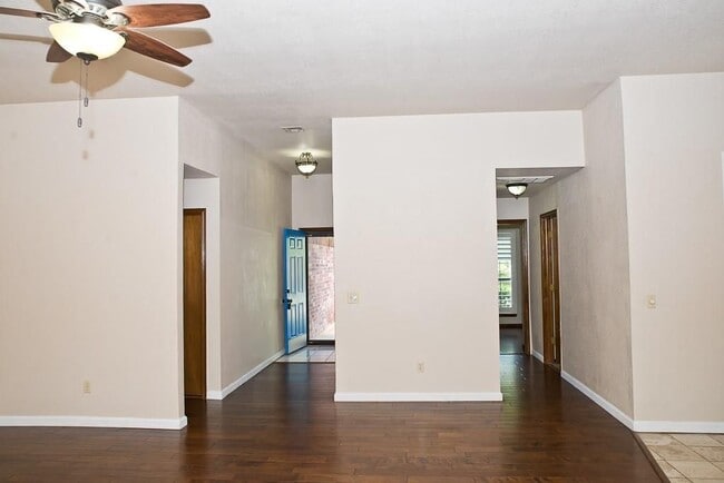 Building Photo - 608 Coopers Hawk Dr