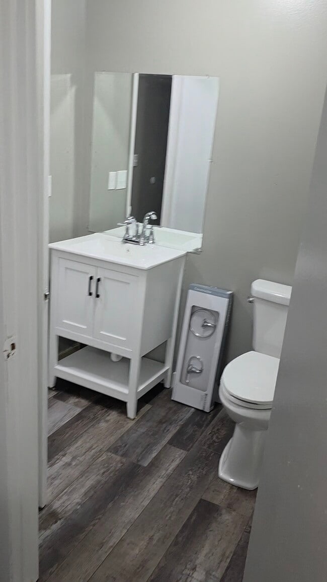 Building Photo - 505 Dorsey Ave