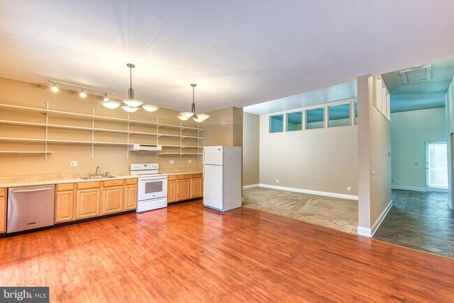 Building Photo - 317 Adahi Rd SE