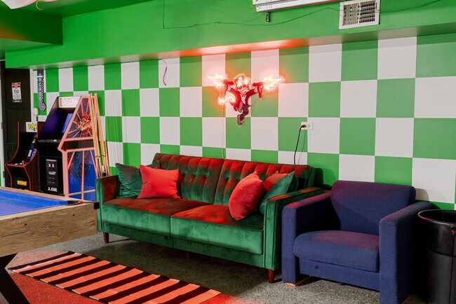 Building Photo - 1856 N Fairfield Ave