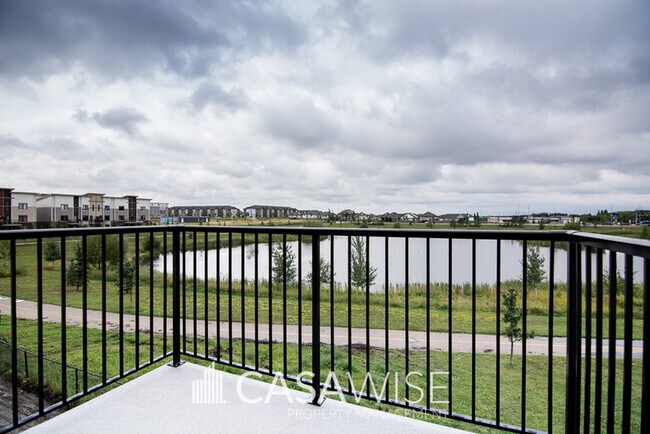 Building Photo - 655-655 Watt Blvd SW