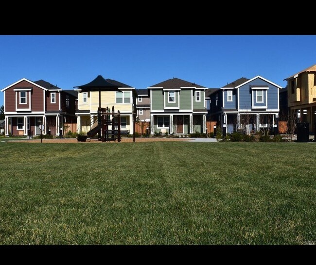 Building Photo - 32 Lipton Wy