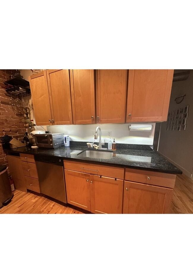 Building Photo - 88 Franklin St