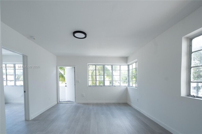 Foto del edificio - 423 NE 71st St