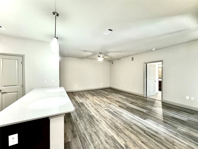 Building Photo - 3788 Richmond Ave.