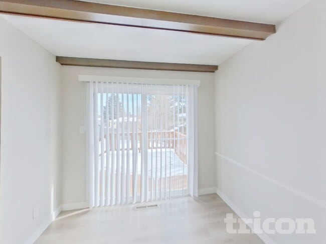 Foto del edificio - 5225 Mira Loma Cir