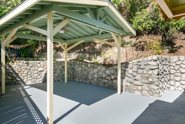Building Photo - 532 Sturtevant Dr