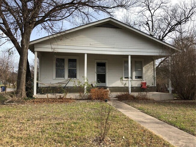 Building Photo - 610 W Odell St