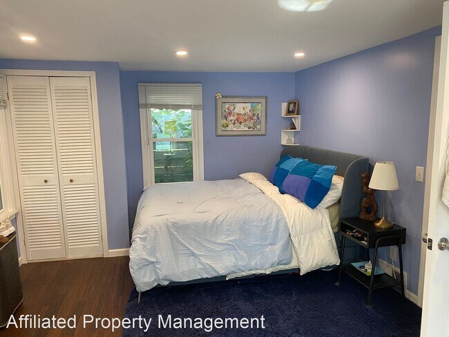 Foto del edificio - 2 br, 2 bath House - 3 Elm St.