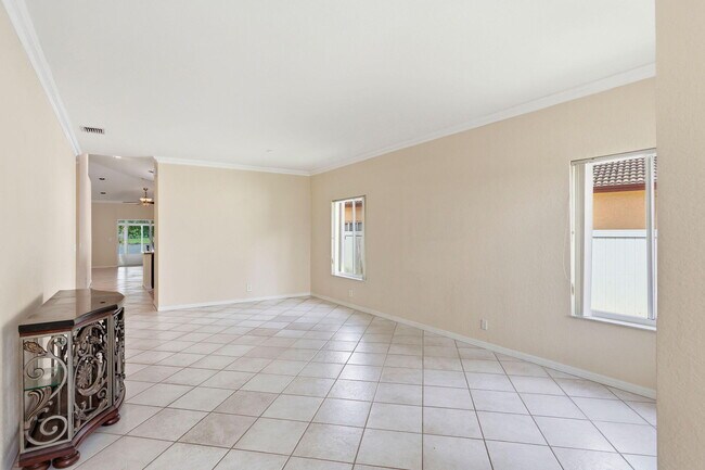 Building Photo - 1343 SW 44th Terrace