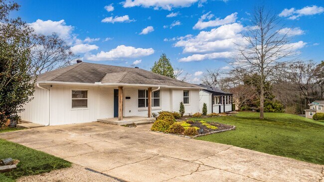 Foto del edificio - 2420 Durwood Rd