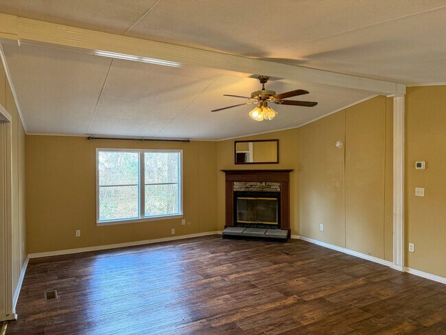 Foto del edificio - 4299 Rebecca Rd