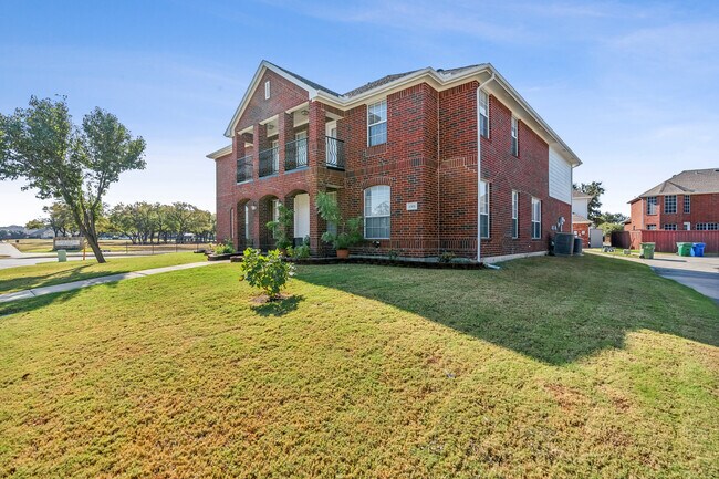 Building Photo - 1501 Ector Dr