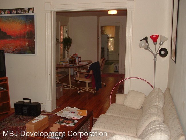Building Photo - 2207 Blake Ave