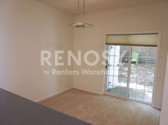 Building Photo - 612 Willoughby Way W