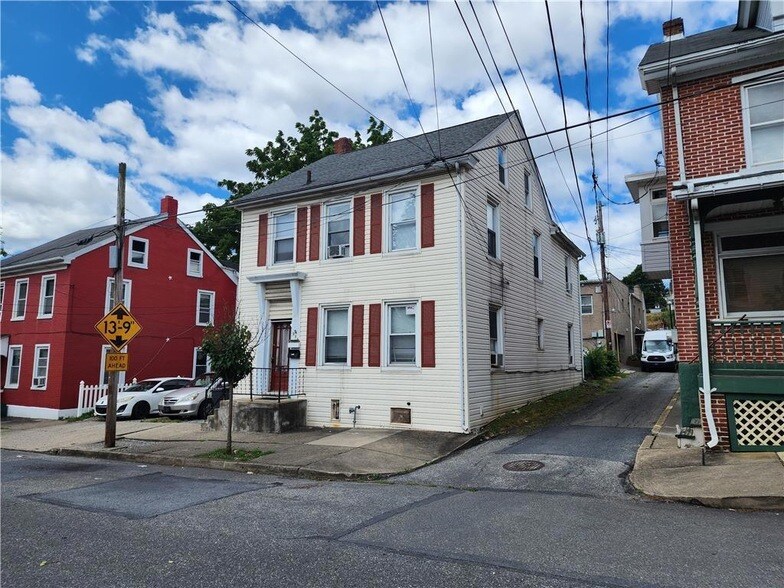 Primary Photo - 313 West Street Unit 2