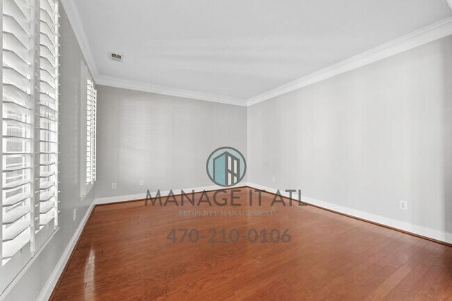 Foto del edificio - Fabulous 5-bedroom house with modern ameni...