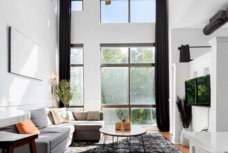 Building Photo - 700 N Graham St