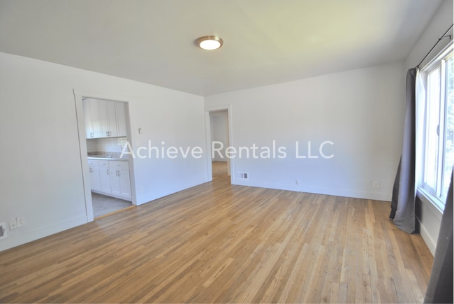 Building Photo - 1358 E 900 N
