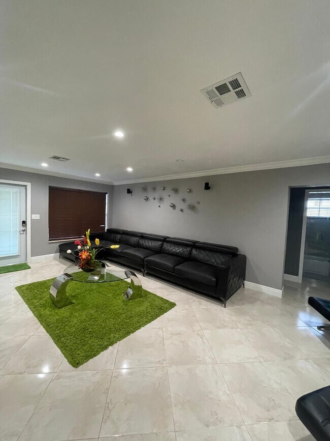 Foto del edificio - 584 Vossler Ave