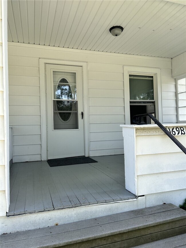Foto del edificio - 169 Horseheads Blvd