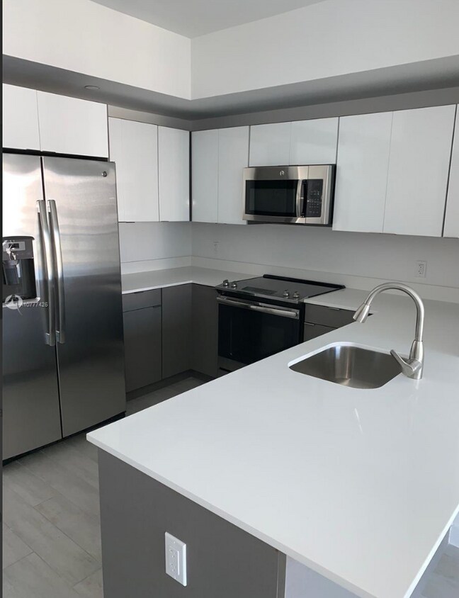 Foto principal - 321 NE 26th St