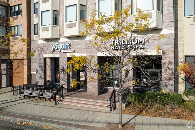 Entrada - Infinity Edgewater