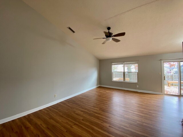 Foto del edificio - Beautiful 4 Bedroom home in Plainfield! Huge Storage!