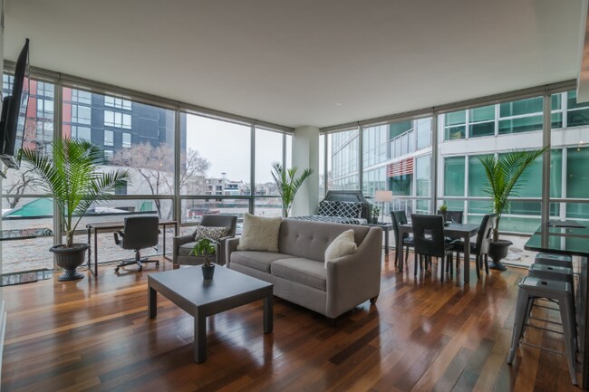 Photo - 1624 W Division St Apartment