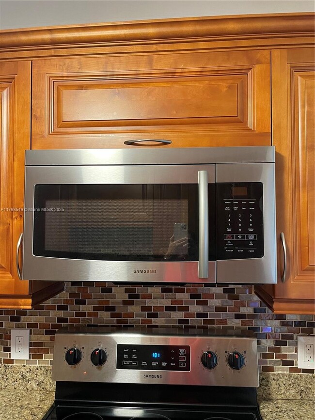 Foto del edificio - 151 SW 135th Terrace
