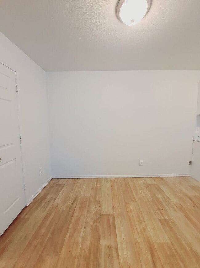 Building Photo - Mulkey 1500-1502