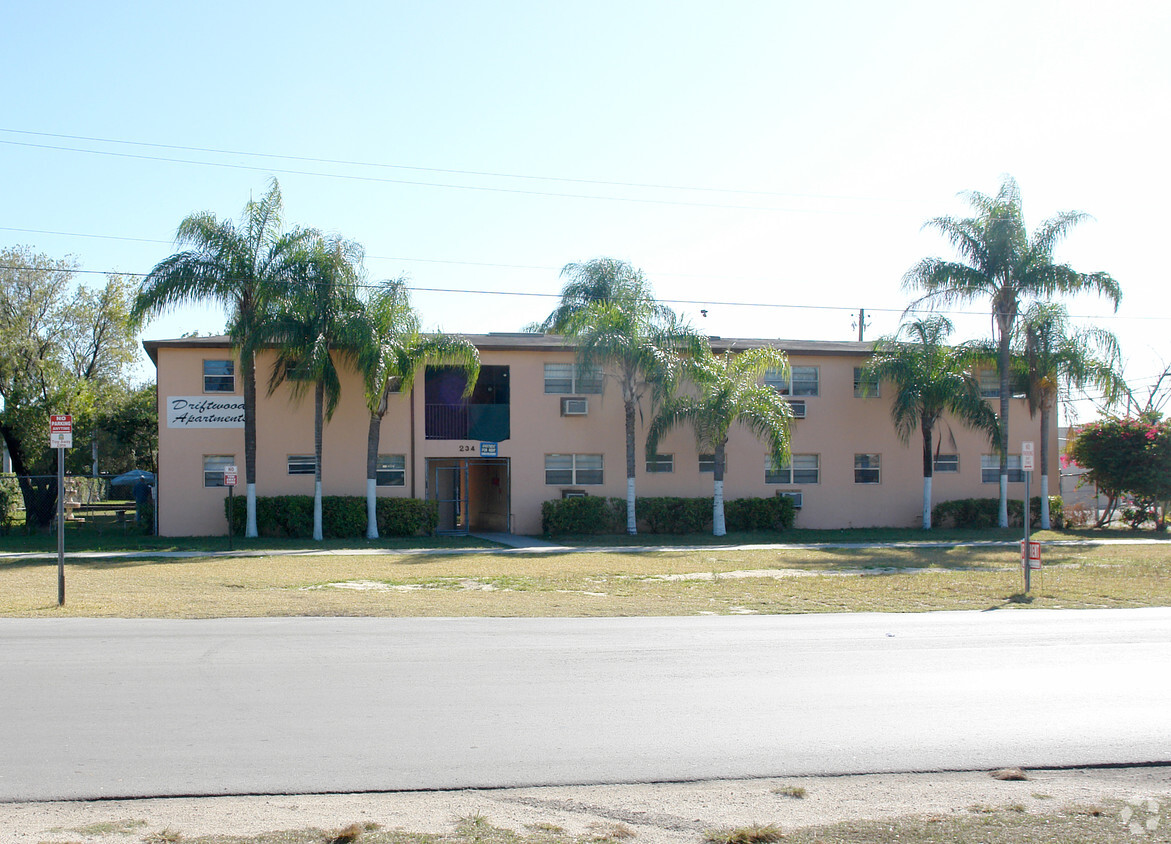 Building Photo - Driftwood Apartments