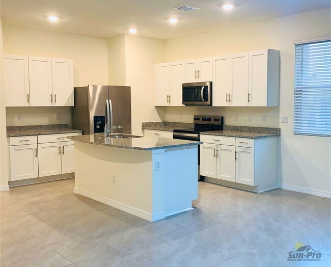 Building Photo - 114 Reena Dr