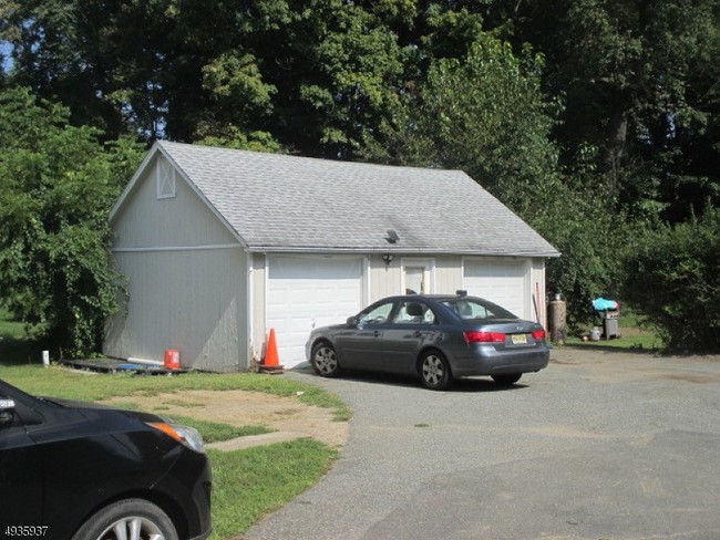 Building Photo - 37 Kennedy Ave