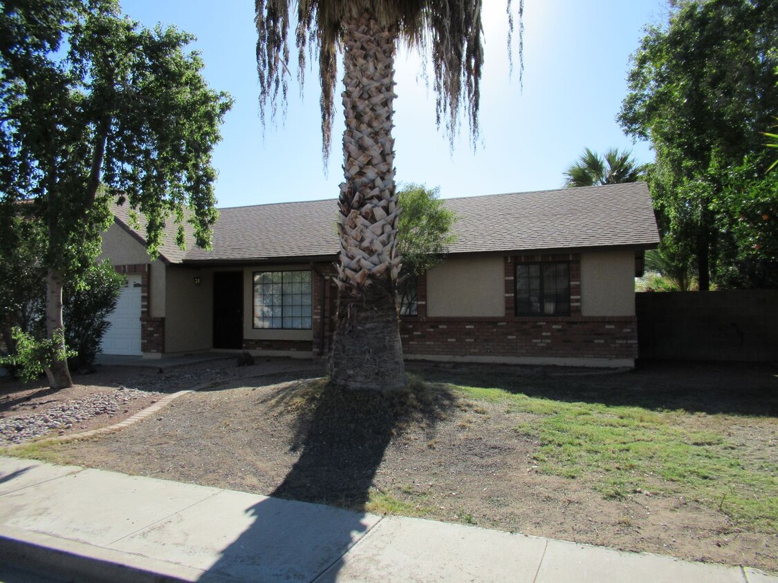 Primary Photo - 3 Bedroom Home with Pool In Northeast Mesa!