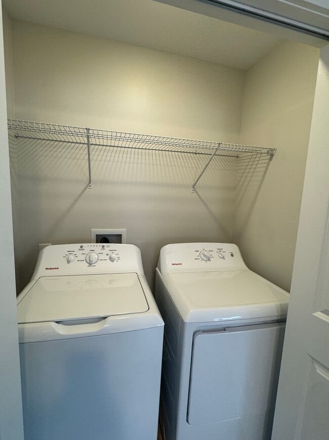 Building Photo - Totally remodeled inside and out.  Two bedroom all brick.