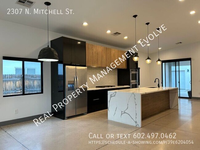 Building Photo - 2307 N Mitchell St