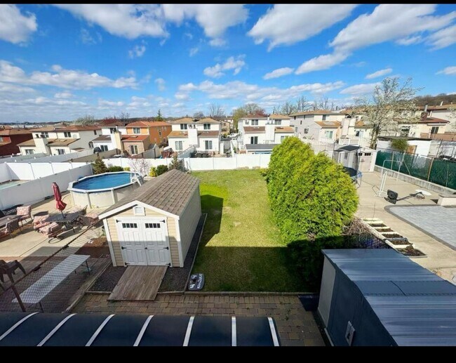 Foto del edificio - 459 Klondike Ave