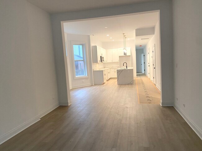 Building Photo - 1362 N WOLCOTT Ave