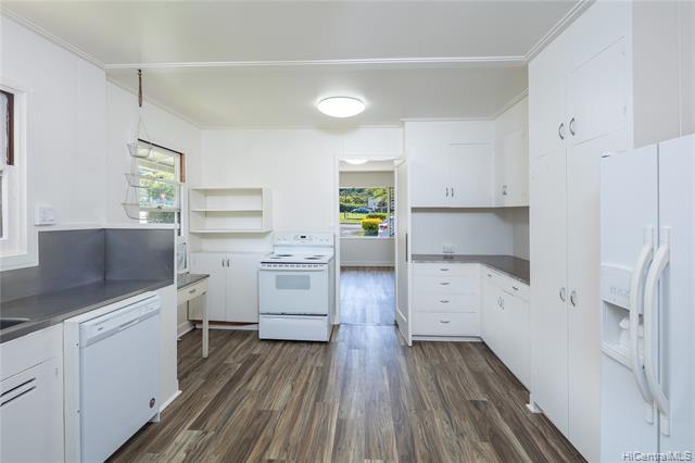 Building Photo - 2344 Nuuanu Ave