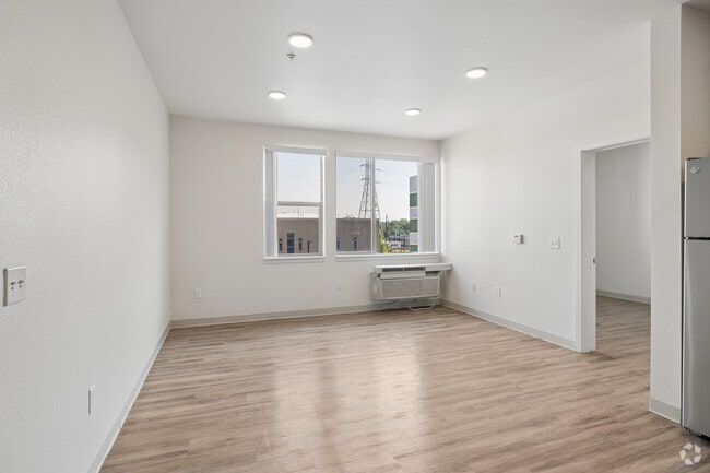 3 habitaciones, 2 baños - 104 m² - Sala de estar - Indy Street Flats