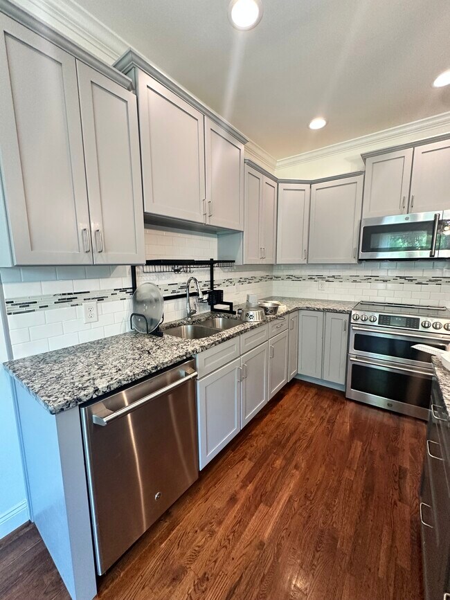 Foto del edificio - 600 Tenbury Ln
