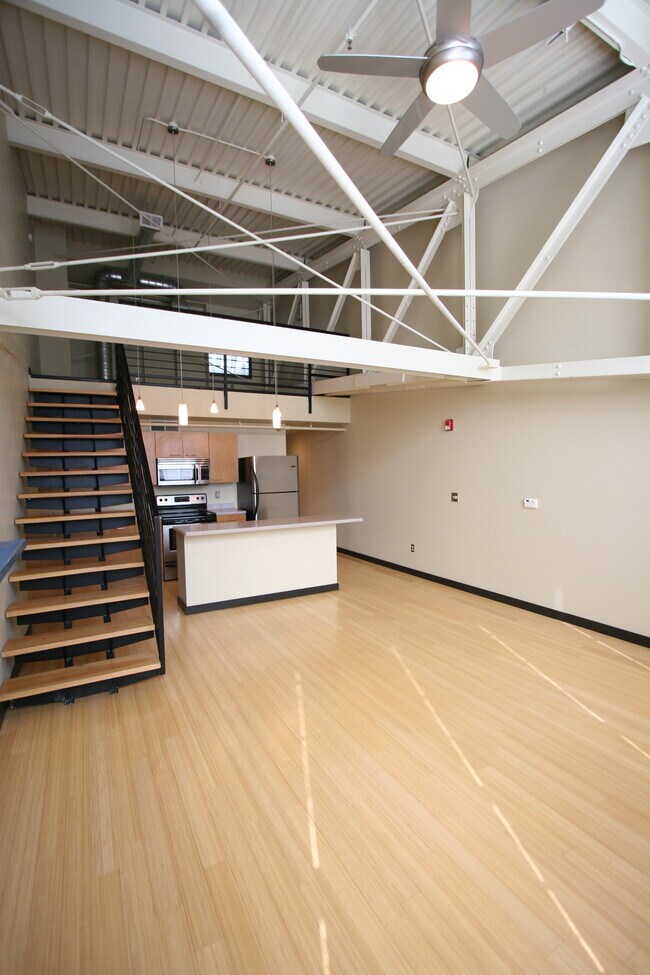 Building Photo - 300 Tijeras Ave NE