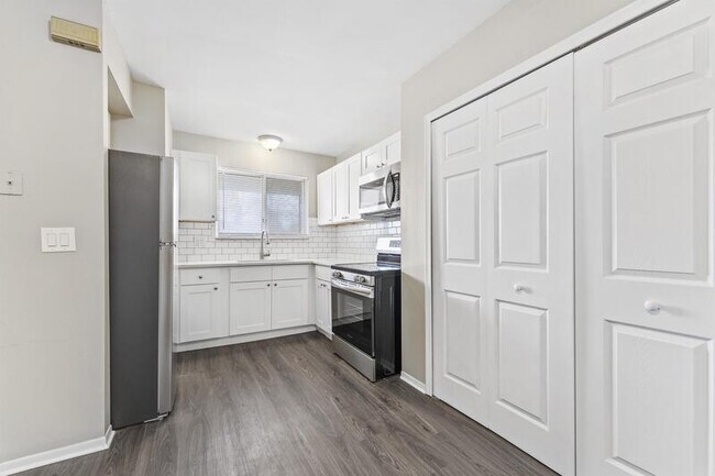 Foto del edificio - 4064 Columbus St